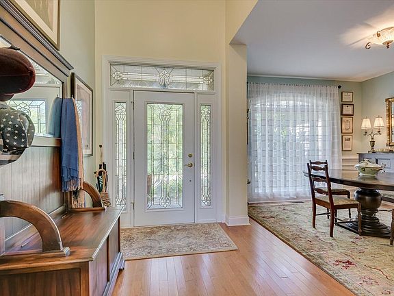 5th image of 109 Tall Pine Dr