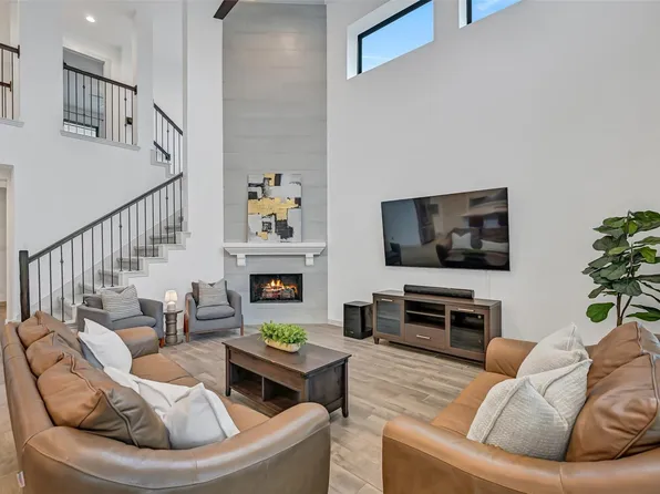 1570 Mustang Trl, Friendswood, TX 77546