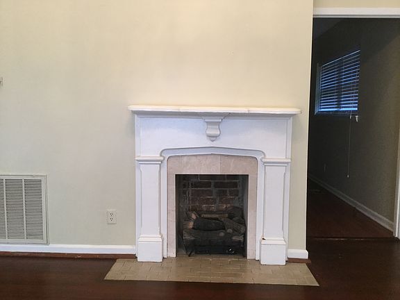 Working gas fireplace