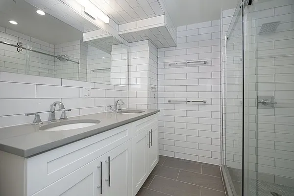 Rented by REAL New York | media 25