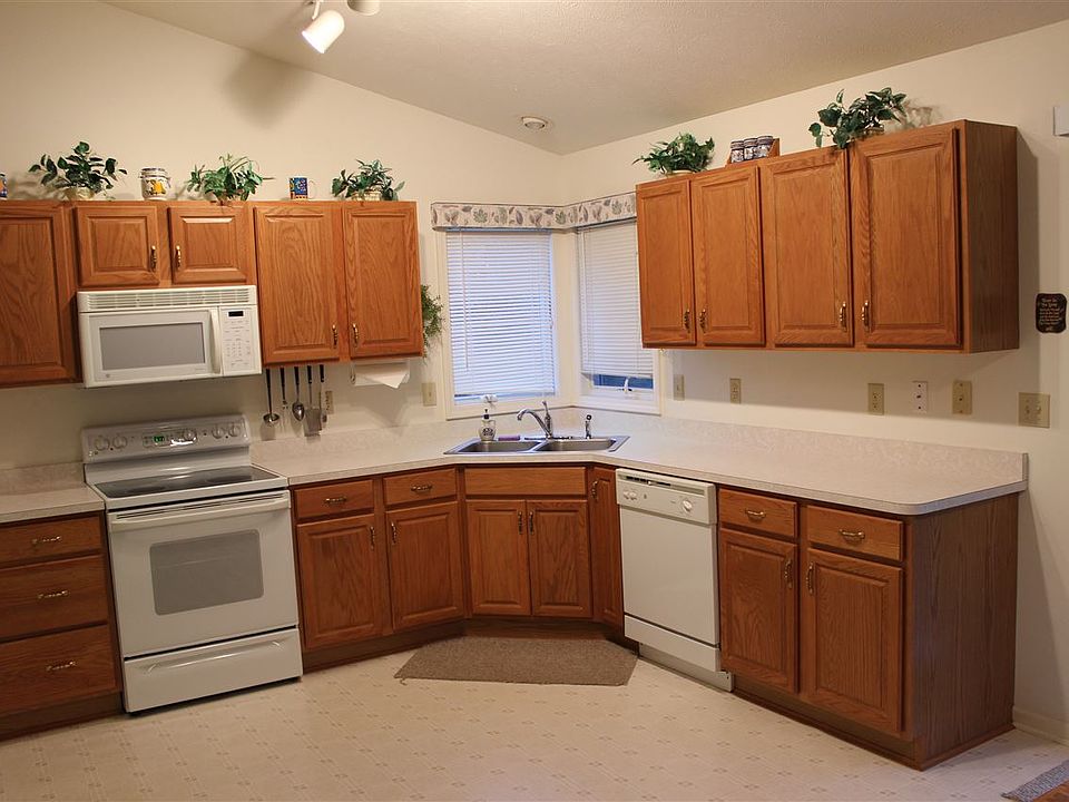 1st image of 605 Finch Dr