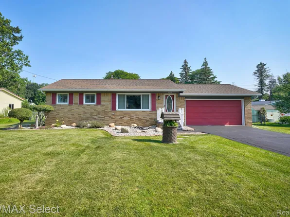 4085 Manner Dr, Flint, MI 48506