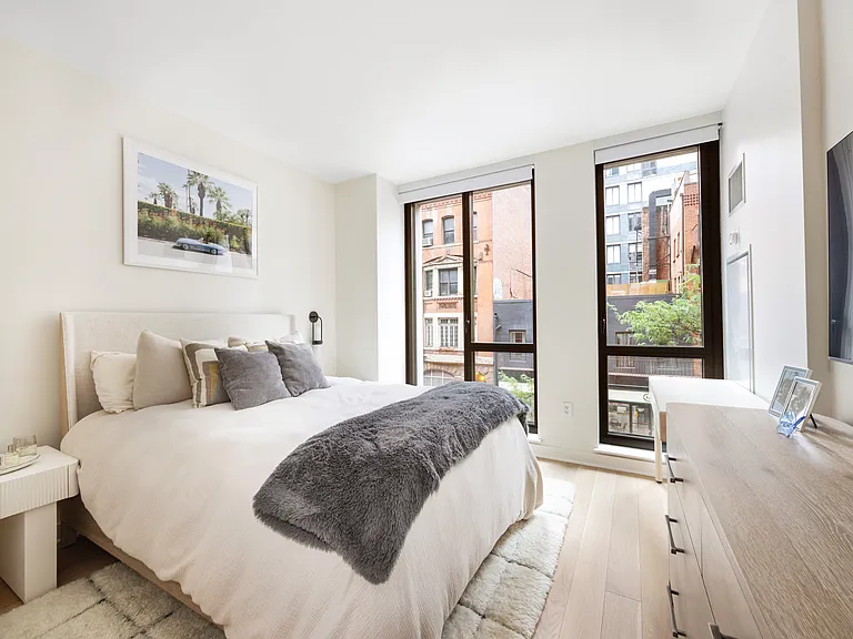 160 E 22nd St #3B — Photo 5