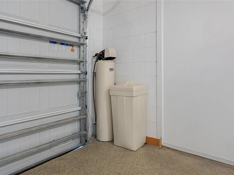 8688 Sportsman Loop — Photo 17