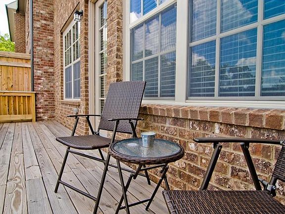 3rd image of 554 Micayne Cir SE
