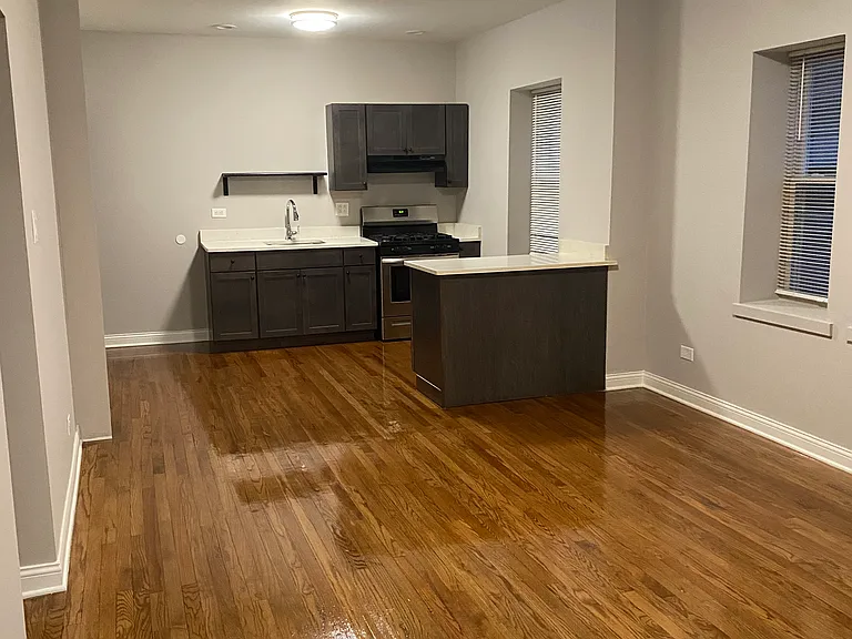 8210 S Langley Ave #3 — Photo 5