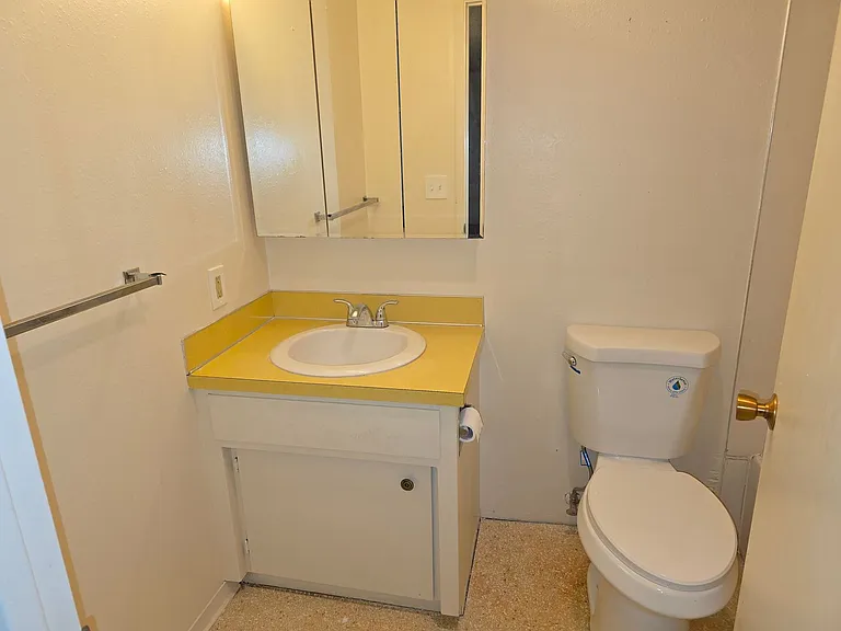 4903 Summitview Ave — Photo 6