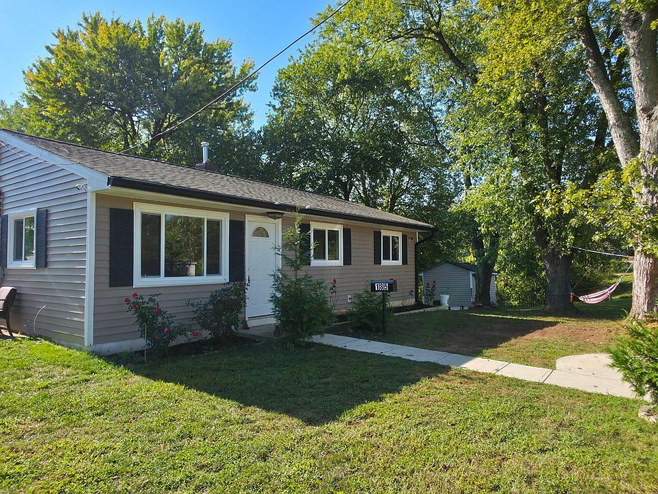 1st image of 185 Cabbel Dr