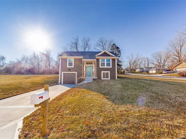 54 N Emerson St, Kansas City, MO 64119