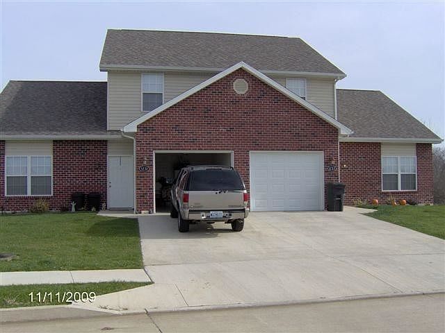 2nd image of 1231-1233 Remington Dr