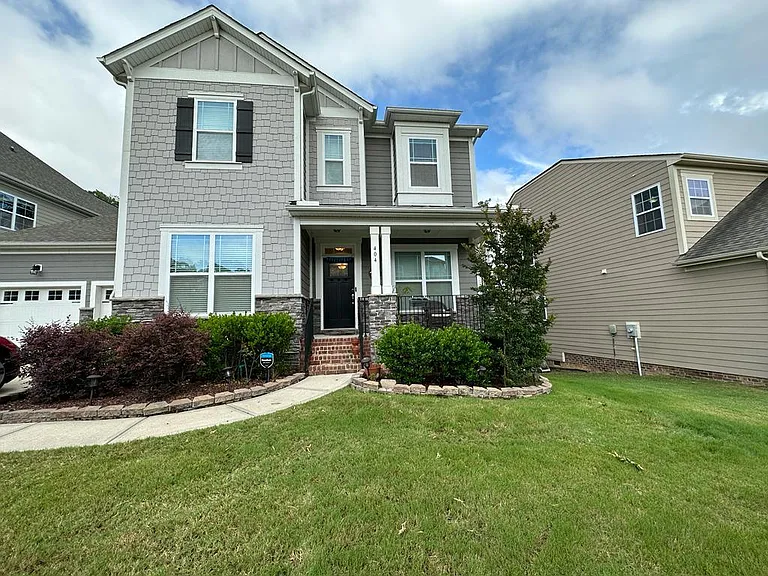 404 Hawks Creek Pkwy — Photo 1