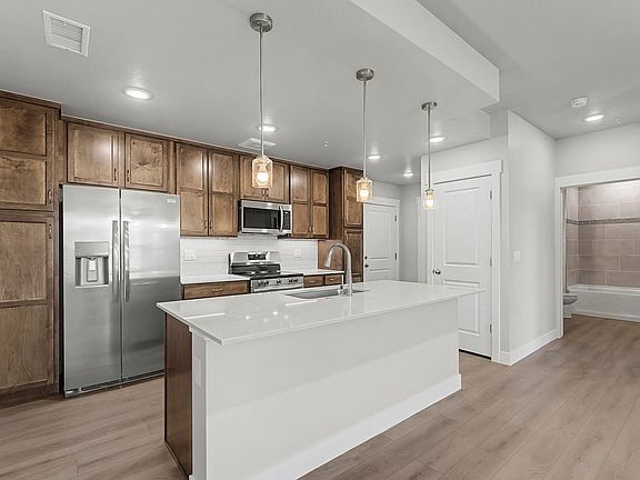 3rd image of 265 High Point Dr #203