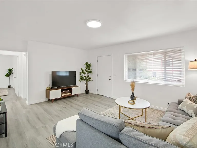 837 S Sierra Vista Ave #G — Photo 20