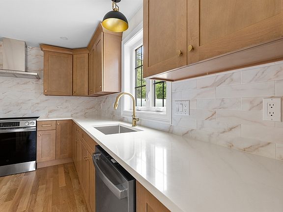 4th image of 21 Sutton St