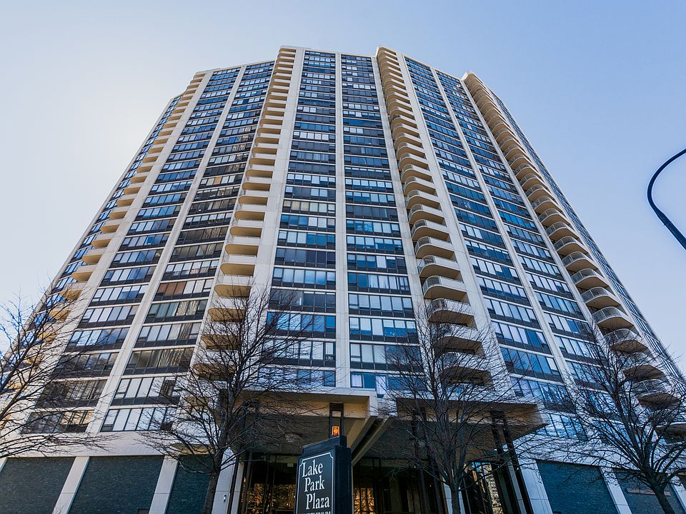1st image of 3930 N Pine Grove Ave APT 407