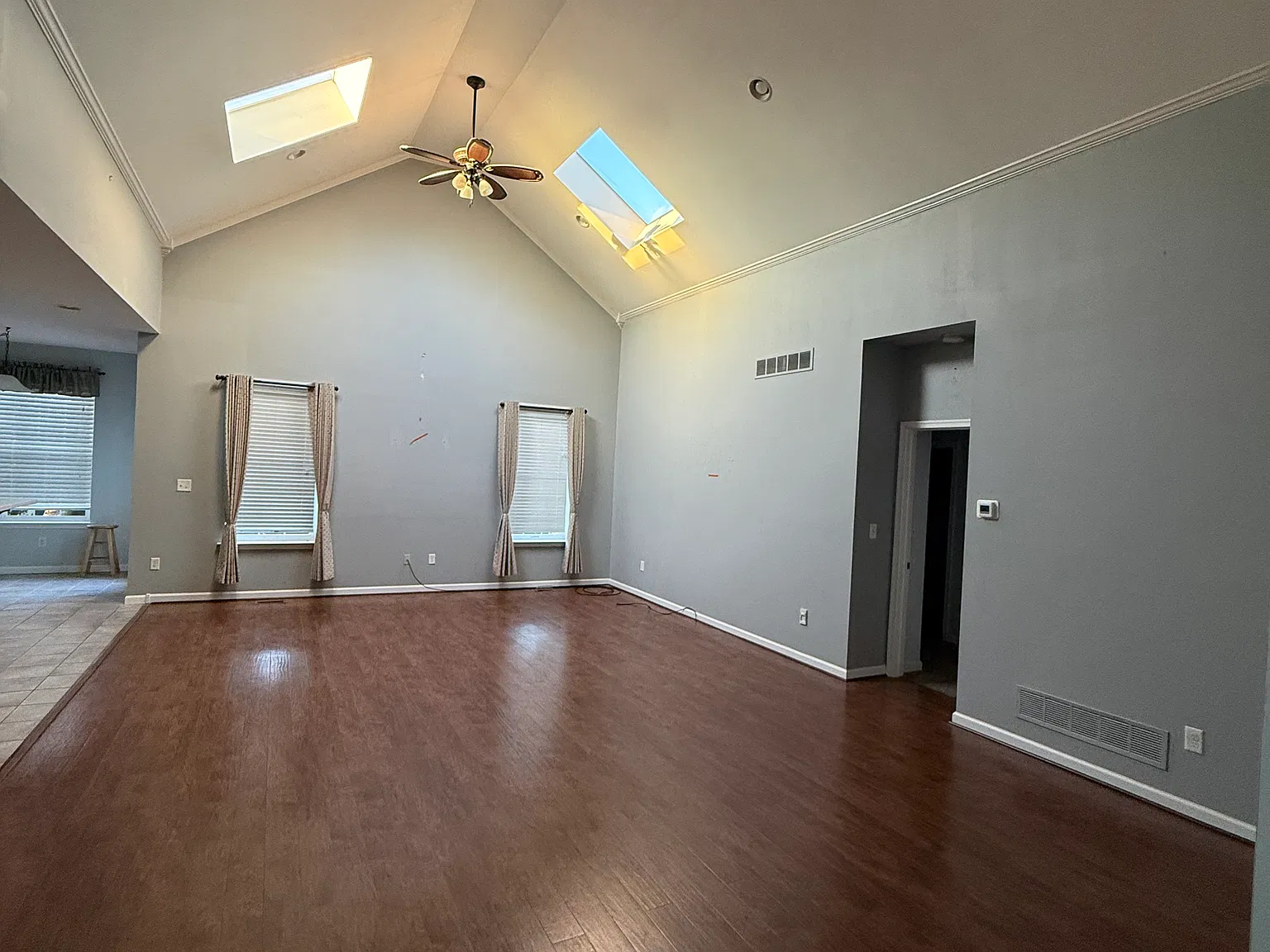 3 bed, 2200 sqft, $2,900 — Photo 4