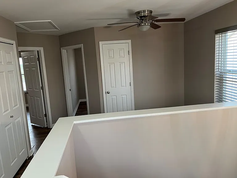 1027 Chesterfield Dr — Photo 10