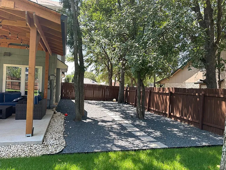 1808 Sylvia Ln — Photo 24