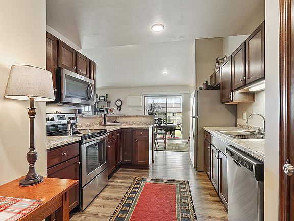 3rd image of 3042 Quarry Park Dr APT 2