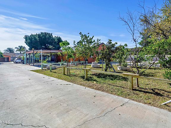 3rd image of 10416 Cantara St