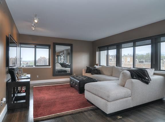 4th image of 803 W 48th St Unit 904 & 905