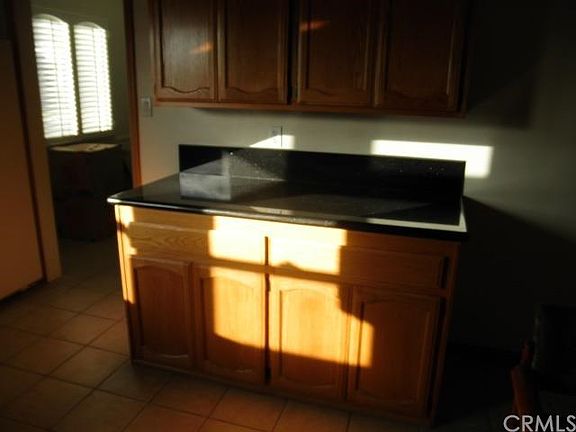 4th image of 4658 Dunrobin Ave