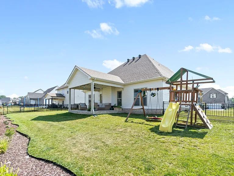 516 Bowden Dr — Photo 33