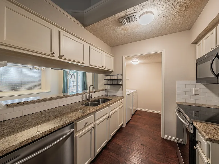 6402 Valleybrooke Ct — Photo 9