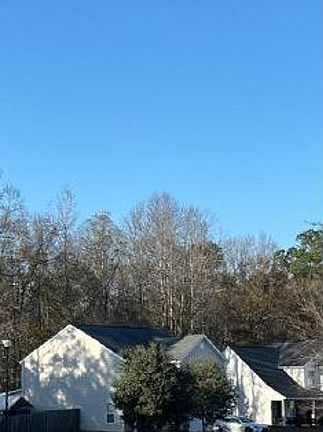 Exterior Neighborhood (street photo)