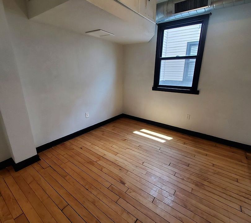 2nd image of 2001 10th Ave #215