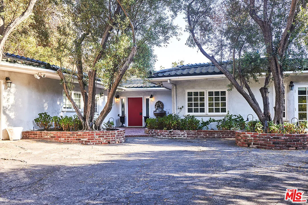3 bed, 3.0 bath, 2474 sqft, $12,000 — Photo 1
