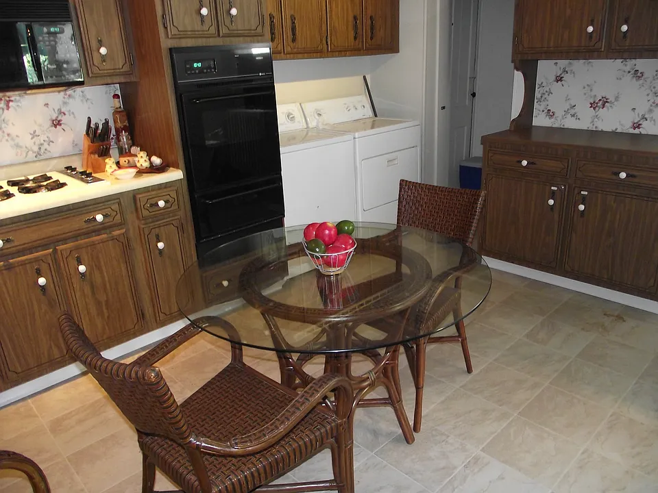 eat in kitchen