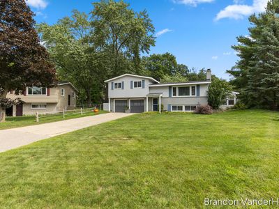 980 Bellewood Dr SE, Kentwood, MI, 49508