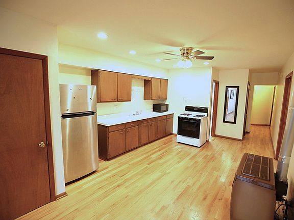 4th image of 2259 W Montrose Ave #1F