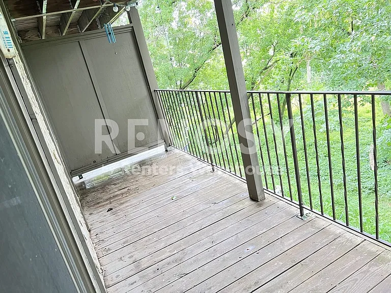 1304 W Medicine Lake Dr #118 — Photo 8