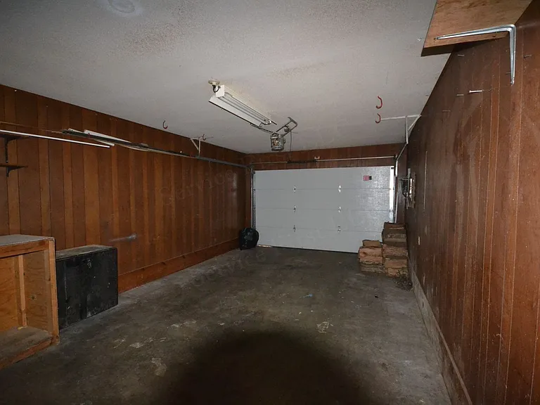 1111 S Carl St — Photo 25