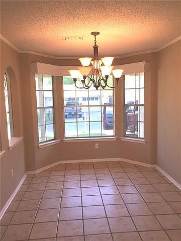 2nd image of 1107 N Thornbush Cir