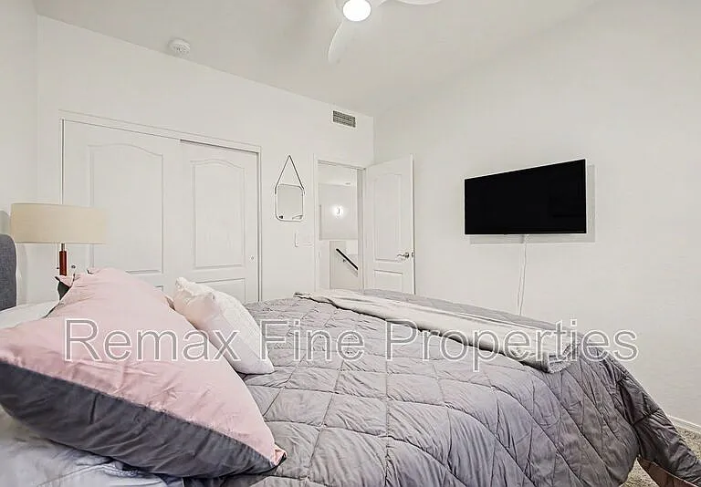 3563 N Tuscany — Photo 22