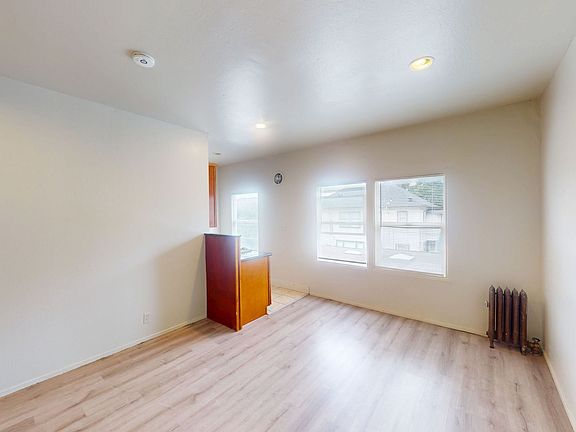 3rd image of 454 34th St #454-026