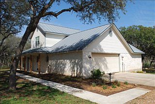 3rd image of 420 Spring Mountain Dr