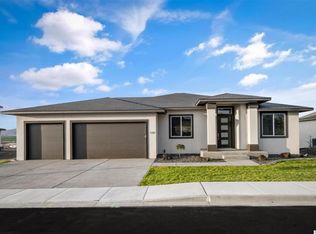 520 Athens Dr, West Richland, WA 99353