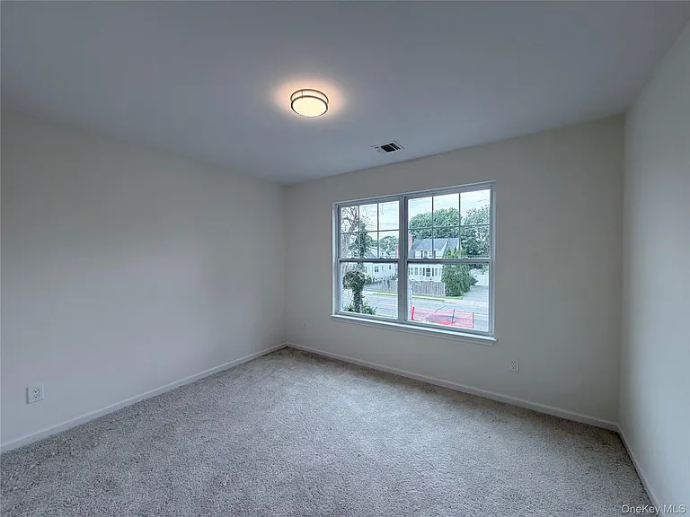 102 Pulaski Rd — Photo 13