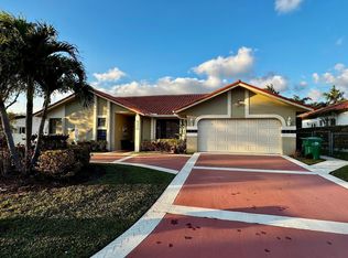 9875 NW 27th Ter, Doral, FL 33172