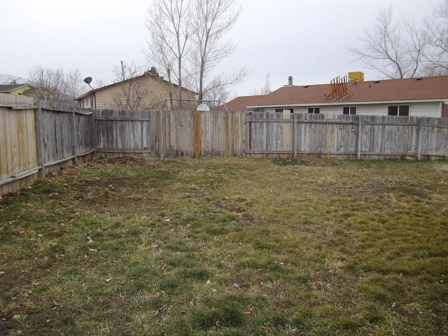485-487 Delta - 485 Delta — Photo 2