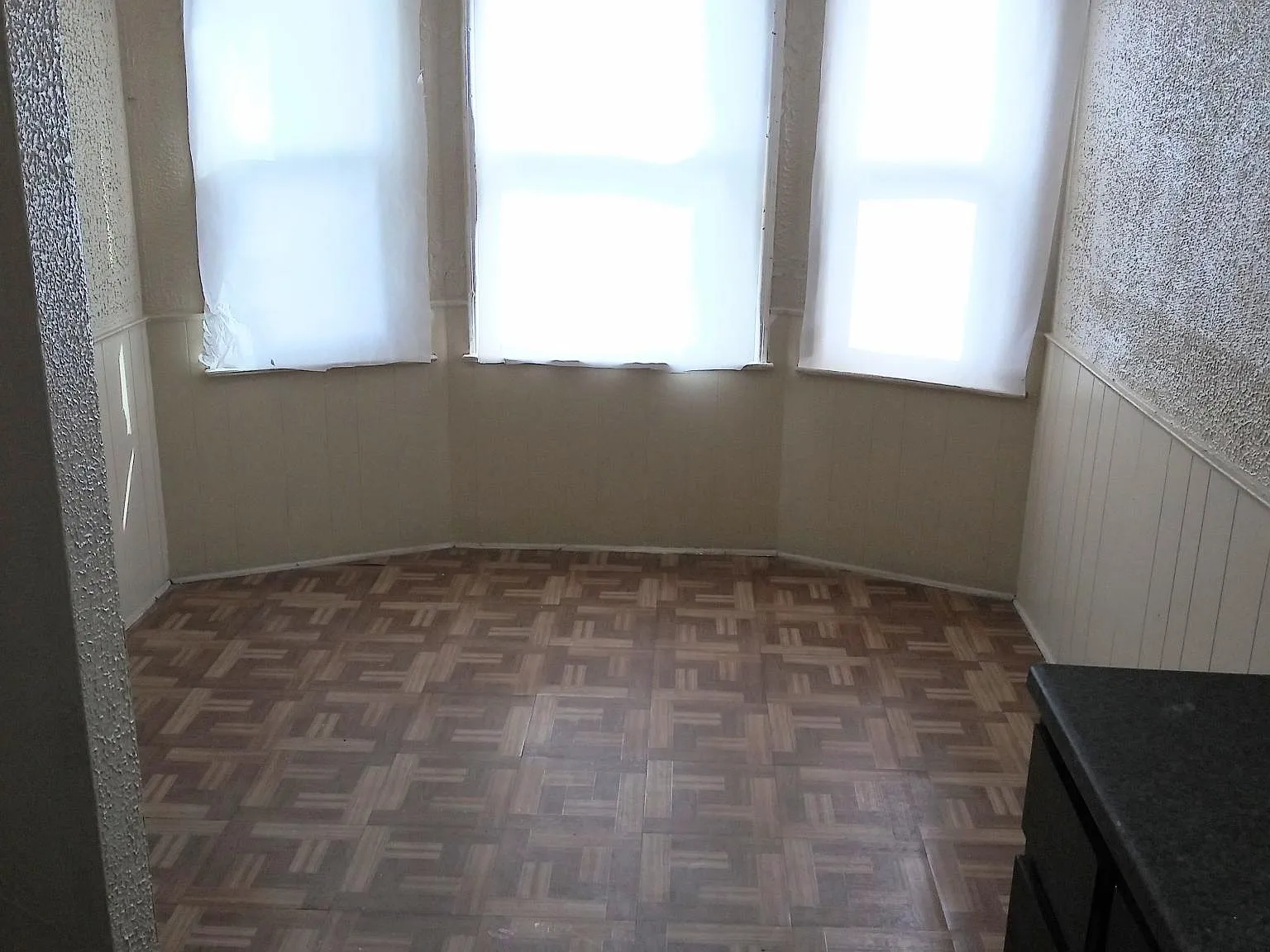 3 bed, 1050 sqft, $1,200 — Photo 3