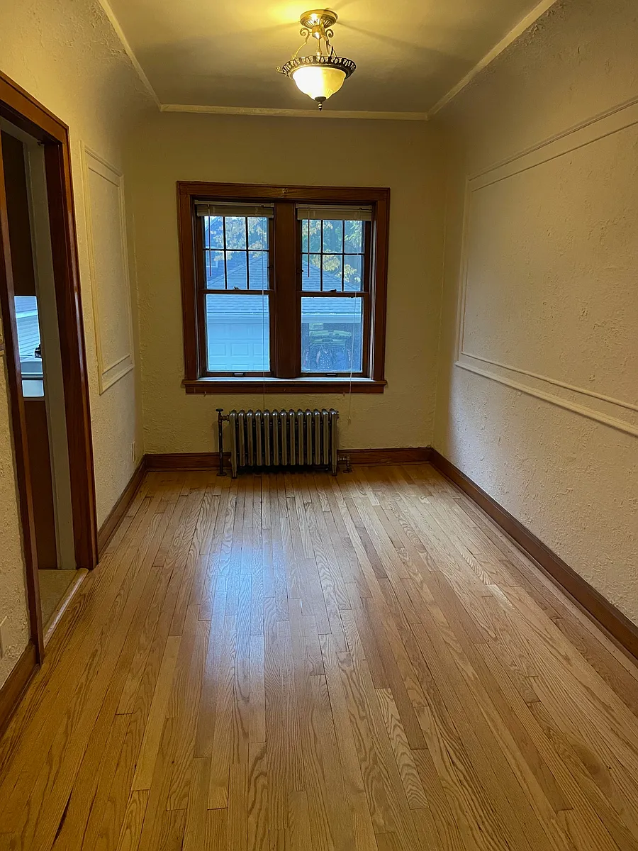 Building Photo - 3036 S Kinnickinnic Ave #3