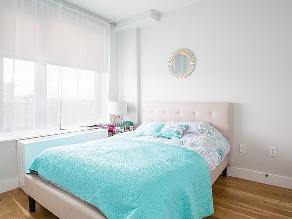 5th image of 670 Pacific St APT 301