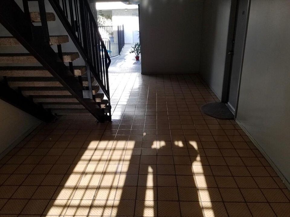 1st image of 6460 Mammoth Ave APT 209