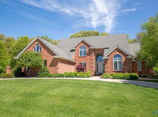 7048 Oak Bluff Ln, Maumee, OH 43537