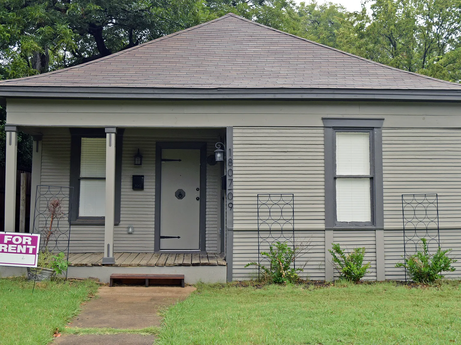 1807 Fairmount Avenue - 1807 — Photo 1